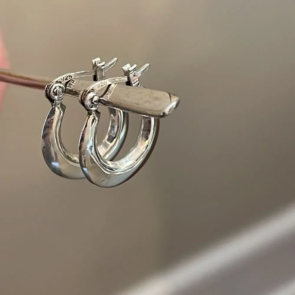 Vintage Sterling Silver Small Puffy Hoop Earrings